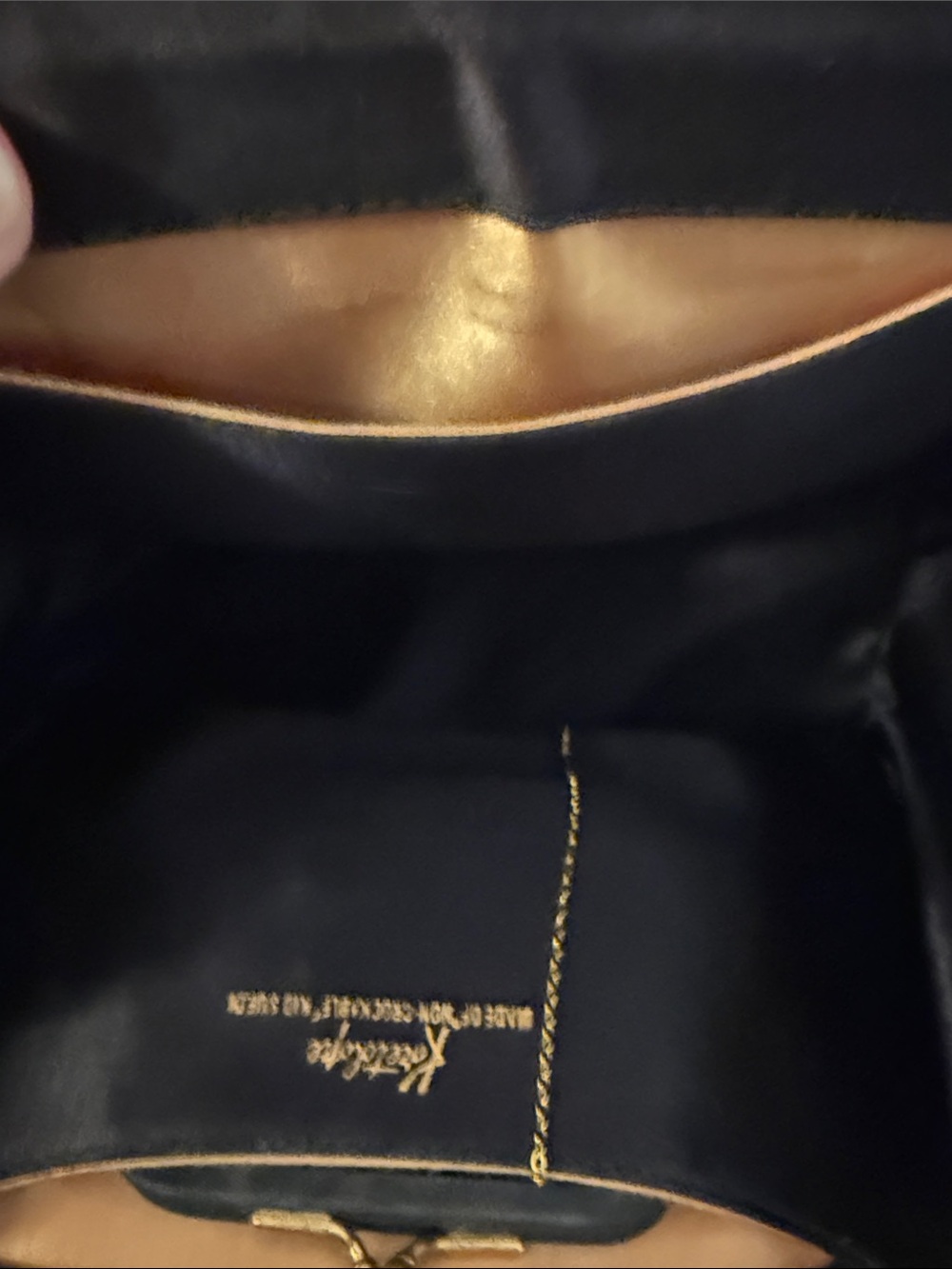 👛👛👛BOGOHO👛👛👛VTG Koret Black Floral-Embossed Chain Shoulder Bag - Picture 8 of 16